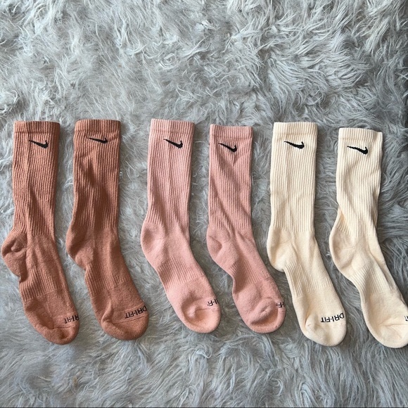 Nike Accessories - NWOT Nike Everyday Plus Socks - neutrals